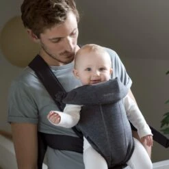BabyBjörn Mini 3D Jersey Draagzak -Joolz Verkoop babybj rn mini 3d jersey draagzak donkergrijs 4